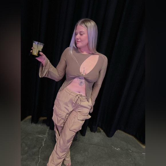 ASOS - Cropped Bell-sleeve Top - US 4 - Picture 9 of 9